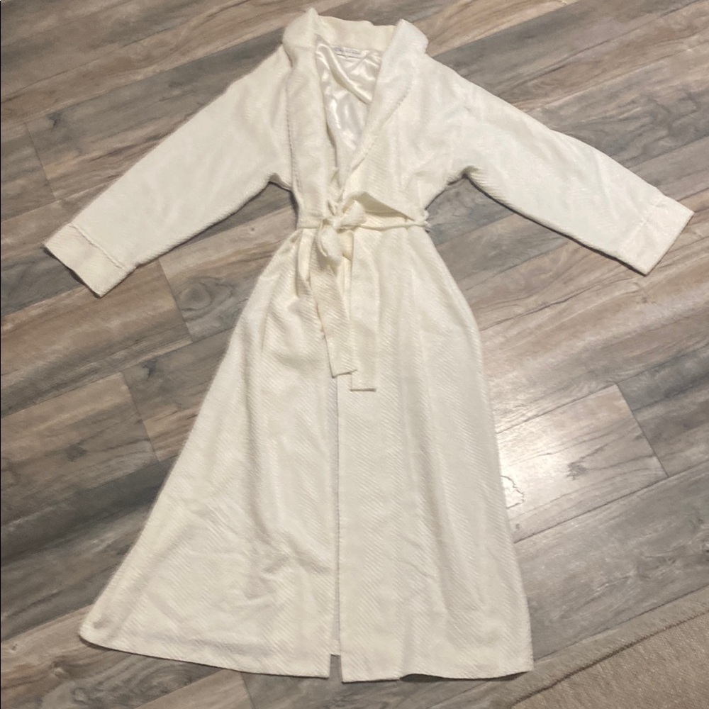 Oscar de la Renta Cream Women's Robe